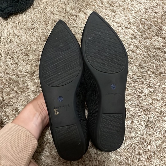 The Point Rothy’s black solid flats - Picture 3 of 4